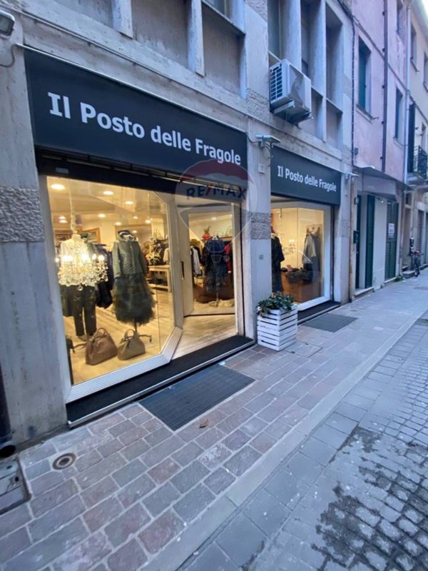 negozio in vendita a Rovigo in zona Centro Storico