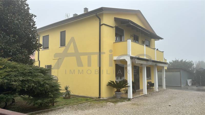 casa indipendente in vendita a Rovigo in zona Sarzano/Cantonazzo