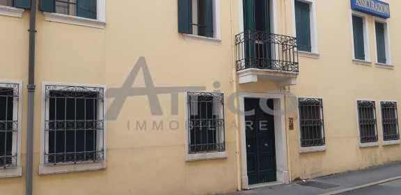 appartamento in vendita a Rovigo in zona Centro Storico