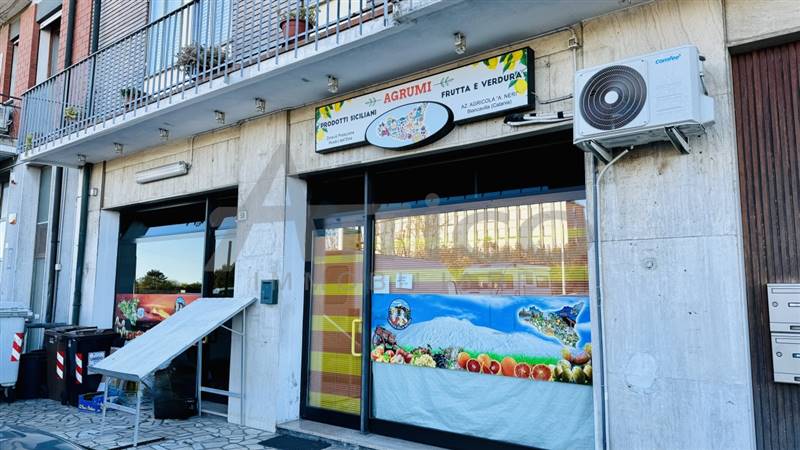 negozio in vendita a Rovigo in zona Commenda