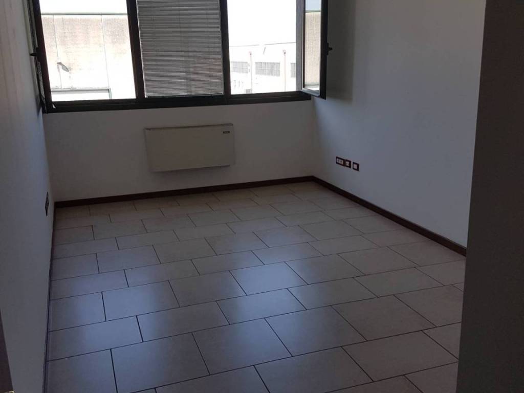 ufficio in vendita a Rovigo in zona Borsea