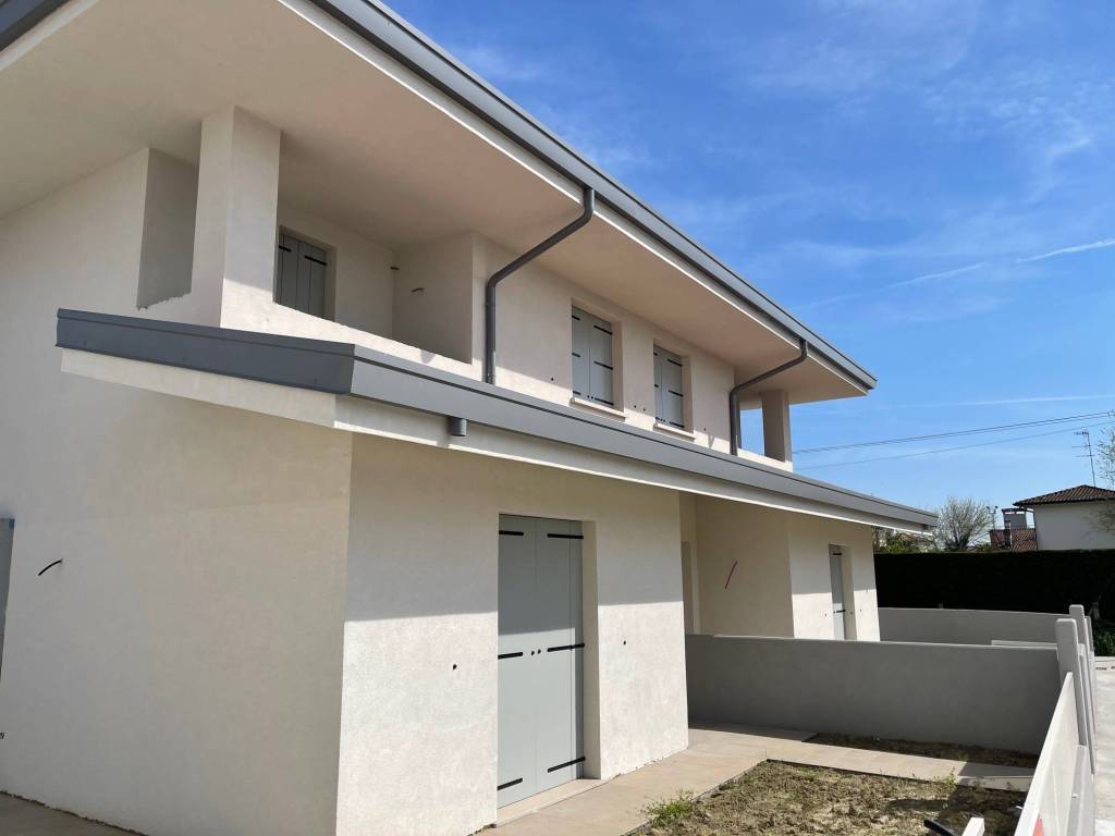 casa indipendente in vendita a Rovigo in zona Concadirame