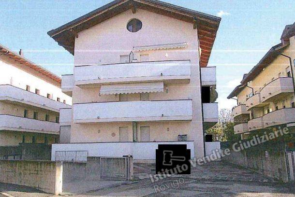 appartamento in vendita a Rovigo in zona Commenda