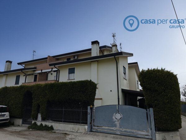 casa semindipendente in vendita a Rovigo in zona Sant'Apollinare