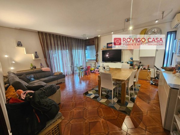 casa indipendente in vendita a Rovigo in zona Commenda