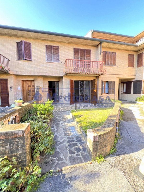 casa indipendente in vendita a Rovigo in zona Commenda
