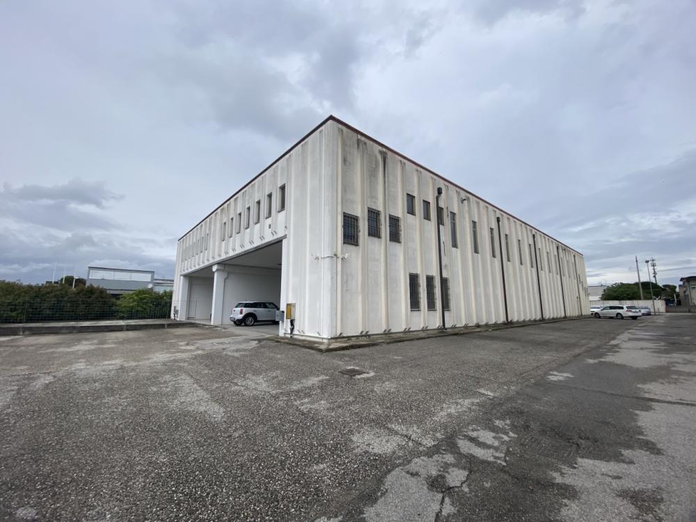 capannone in vendita a Rovigo