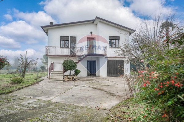 casa indipendente in vendita a Rovigo in zona Sant'Apollinare
