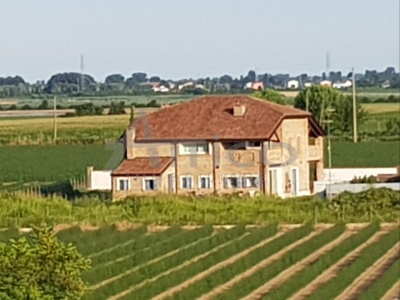 casa indipendente in vendita a Rovigo in zona Boara Polesine