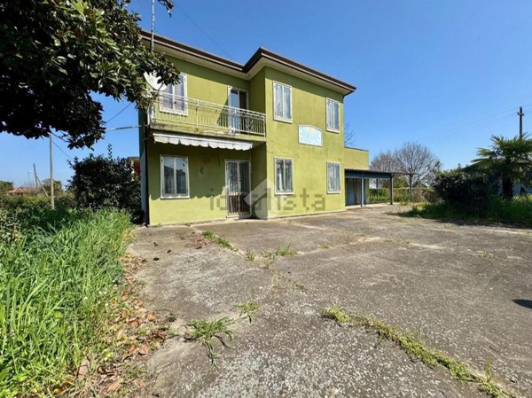 casa indipendente in vendita a Rovigo in zona Mardimago