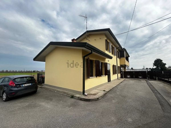 casa indipendente in vendita a Rovigo in zona Mardimago