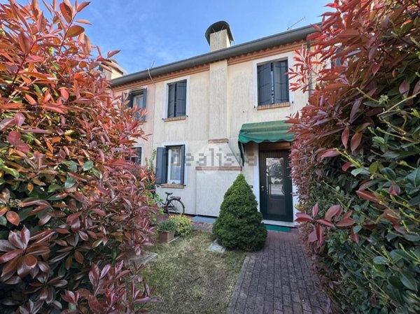 casa indipendente in vendita a Rovigo in zona San Sisto