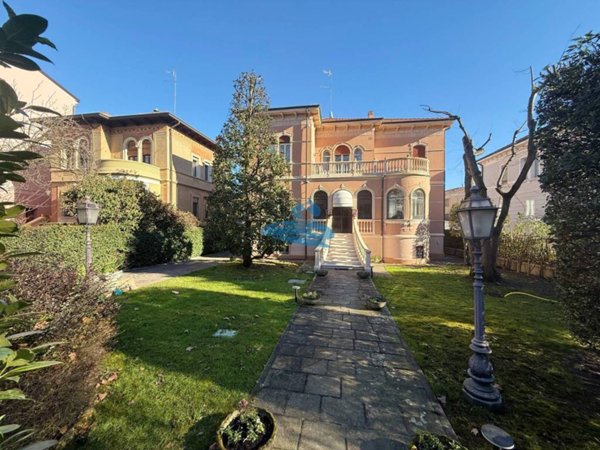 casa indipendente in vendita a Rovigo in zona Centro Storico