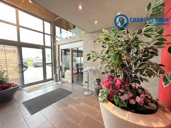 locale commerciale in vendita a Rovigo in zona Borsea