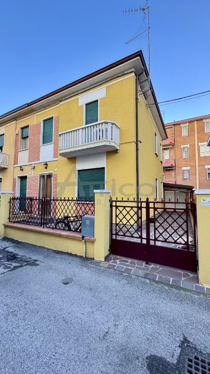 casa indipendente in vendita a Rovigo