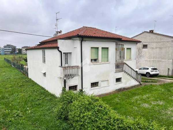 casa indipendente in vendita a Rovigo in zona San Pio X