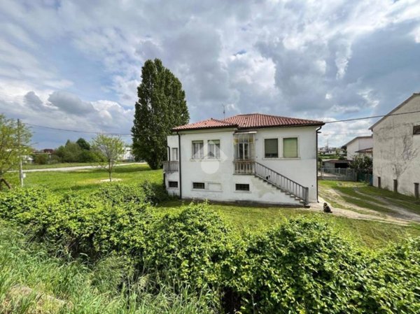 casa indipendente in vendita a Rovigo in zona San Pio X