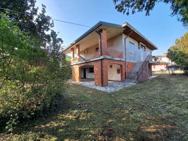 casa indipendente in vendita a Rovigo in zona Tassina