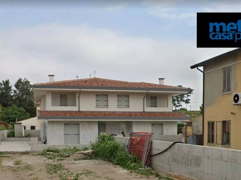 casa indipendente in vendita a Rovigo in zona Granzette