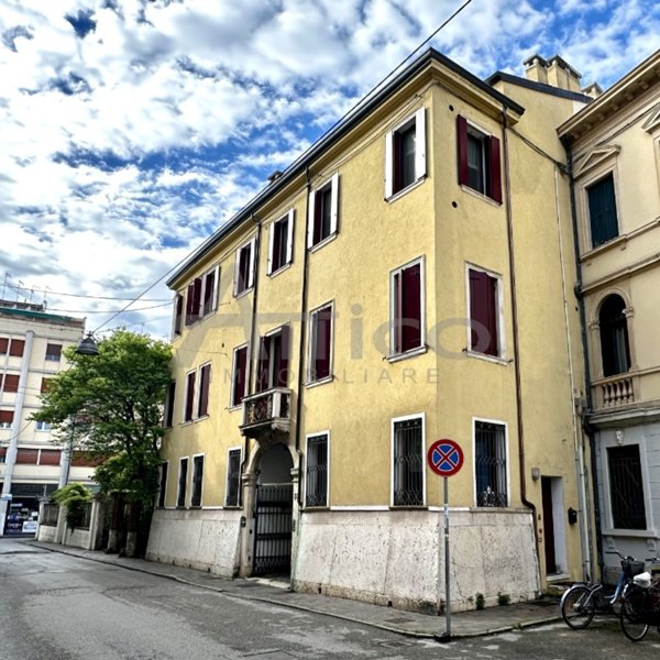 appartamento in vendita a Rovigo in zona Centro Storico
