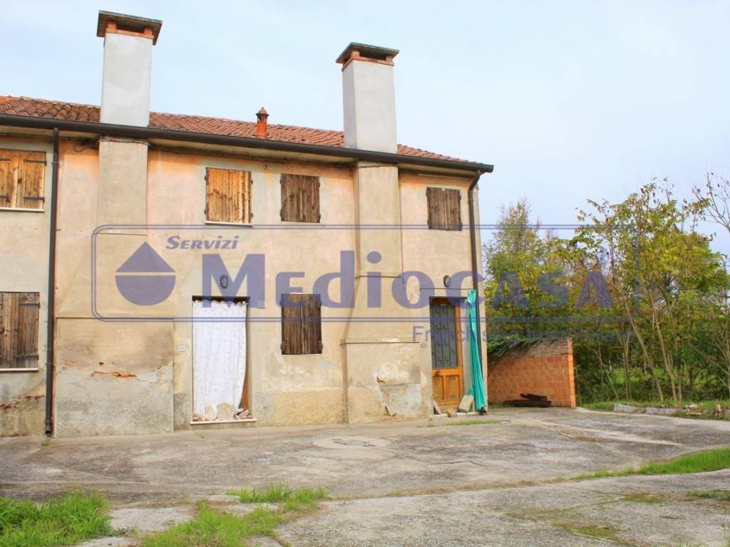 casa indipendente in vendita a Rovigo in zona Sant'Apollinare