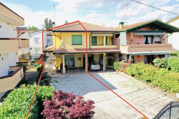 casa indipendente in vendita a Rovigo in zona Centro Storico
