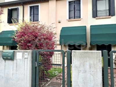 casa indipendente in vendita a Rovigo in zona San Sisto