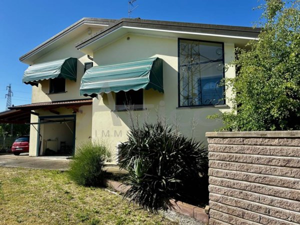 casa indipendente in vendita a Rovigo in zona Sant'Apollinare