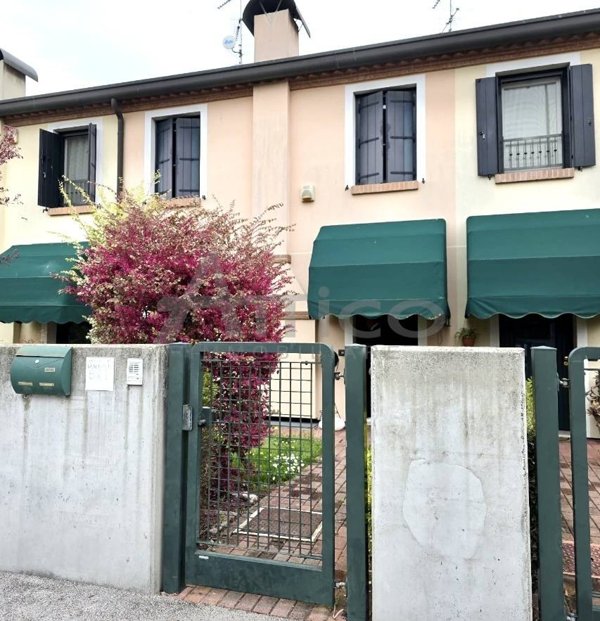 casa indipendente in vendita a Rovigo in zona San Sisto