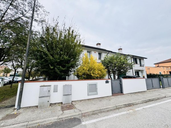 casa indipendente in vendita a Rovigo in zona Centro Storico