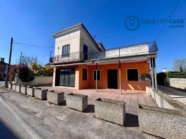 casa indipendente in vendita a Rovigo in zona Grignano Polesine