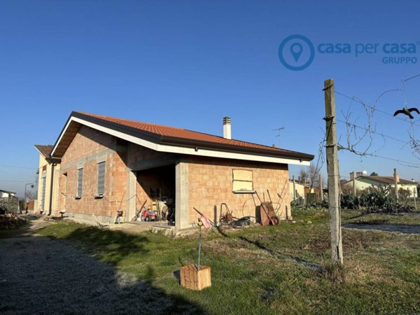 casa indipendente in vendita a Rovigo in zona Mardimago