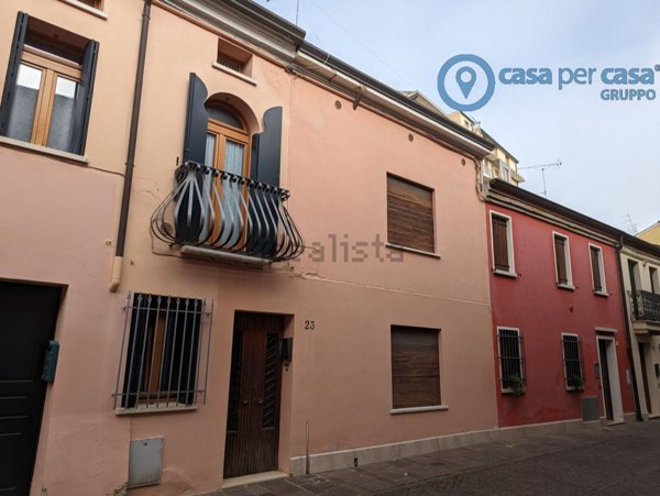 casa indipendente in vendita a Rovigo in zona Centro Storico
