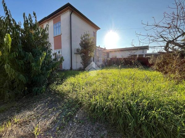 casa indipendente in vendita a Rovigo in zona San Pio X