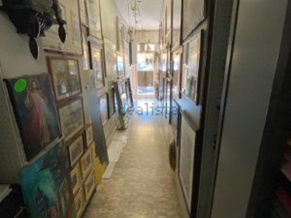 locale commerciale in vendita a Rovigo in zona Commenda