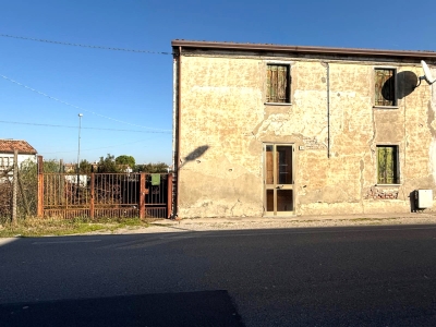 casa indipendente in vendita a Rovigo in zona Sant'Apollinare