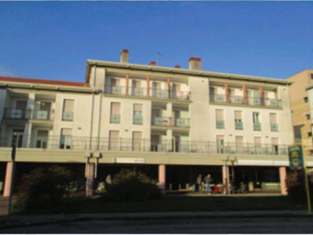 negozio in vendita a Rovigo in zona Centro Storico