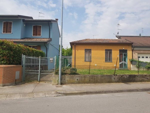 casa indipendente in vendita a Rovigo in zona Centro Storico