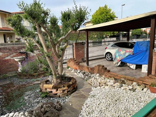 appartamento in vendita a Rovigo in zona Grignano Polesine