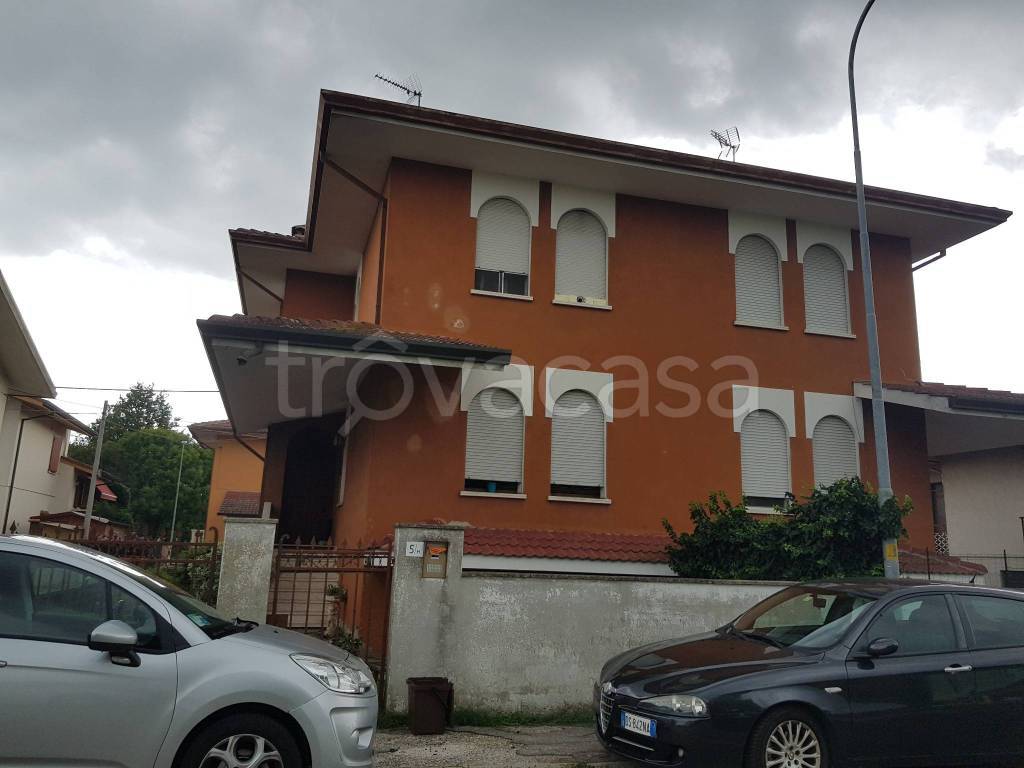 casa indipendente in vendita a Rovigo in zona Borsea