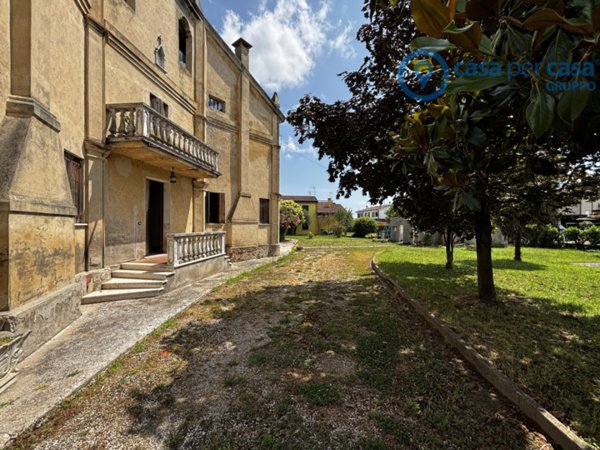 casa indipendente in vendita a Rovigo in zona Sarzano/Cantonazzo