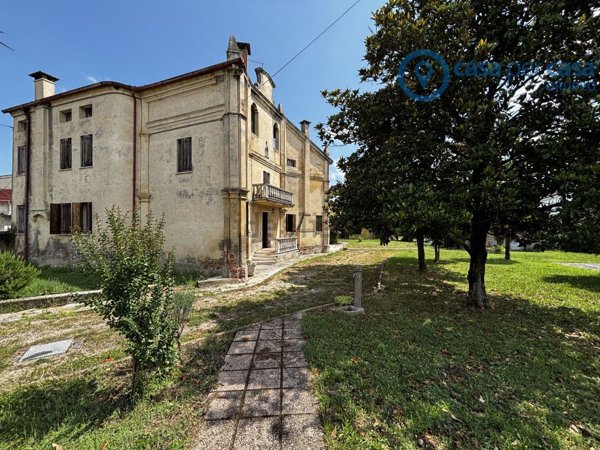 casa indipendente in vendita a Rovigo in zona Sarzano/Cantonazzo