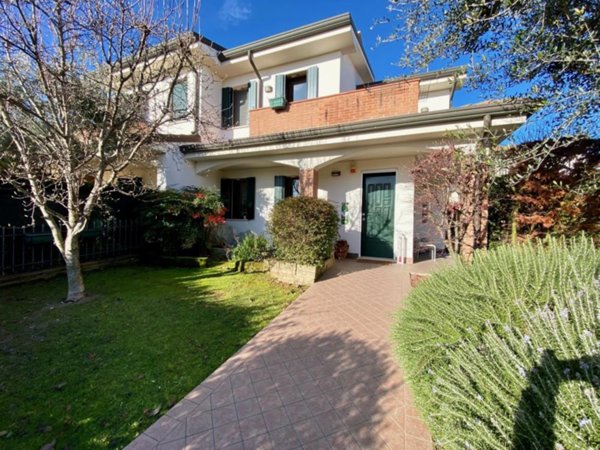 casa indipendente in vendita a Rovigo in zona Centro Storico