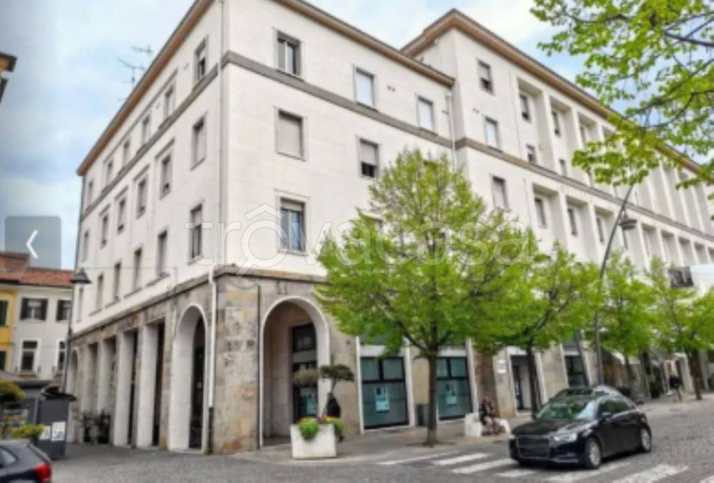 ufficio in vendita a Rovigo in zona Centro Storico