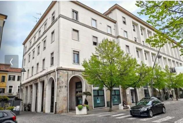 ufficio in vendita a Rovigo in zona Centro Storico