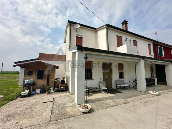 casa indipendente in vendita a Rovigo in zona Sarzano/Cantonazzo