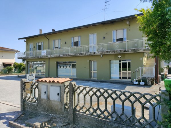 negozio in vendita a Rovigo in zona Borsea