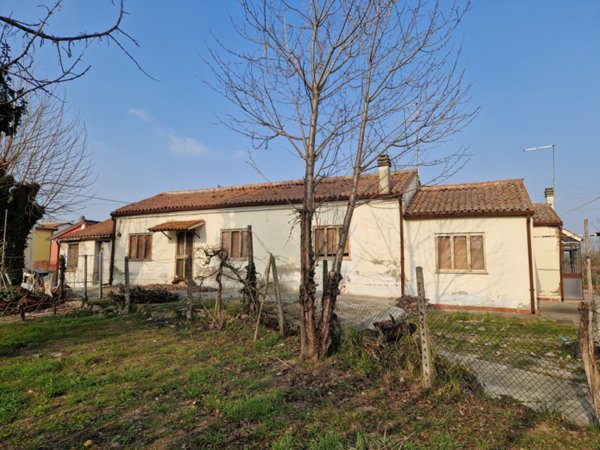 casa indipendente in vendita a Rovigo in zona Granzette