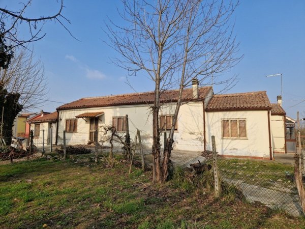 casa indipendente in vendita a Rovigo in zona Granzette