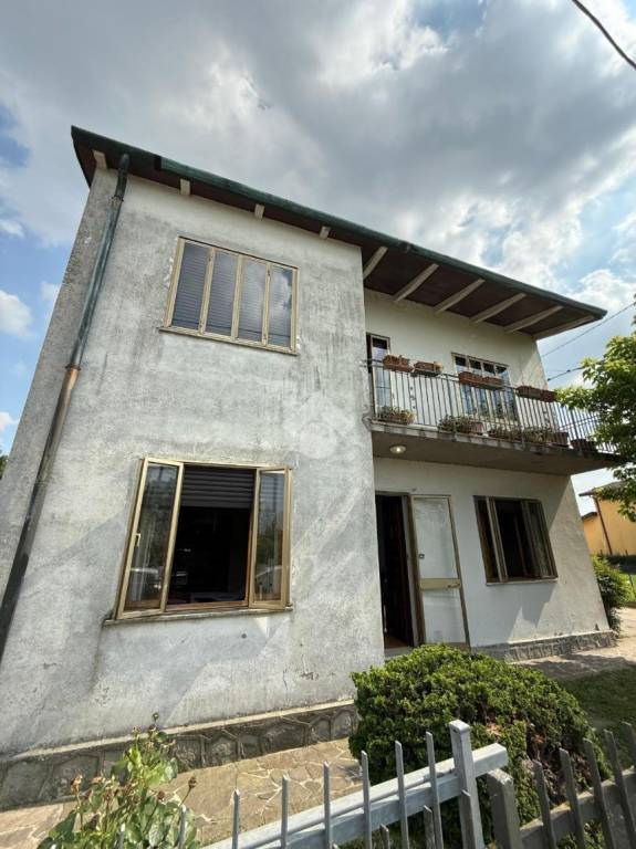 casa indipendente in vendita a Rovigo in zona Buso